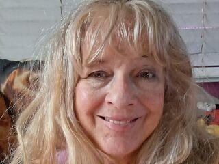 Enter my FREE CHATROOM DanniDawn