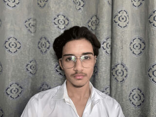 Enter my FREE CHATROOM AuraSameer
