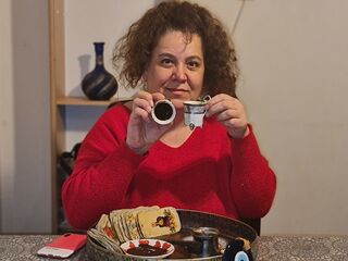 Enter my FREE CHATROOM Essi