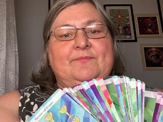 Chat with fortune teller Hazelfirely