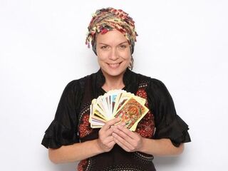 Psychic LadyGypsyLark live